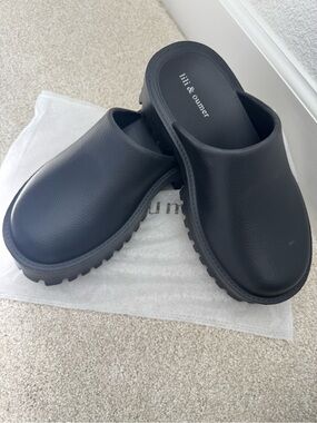 Lili & Oumer Black Slip-On Clog NWB